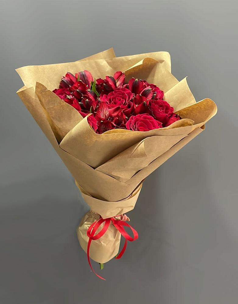 Букет цветов из: Альстромерии и Розы в Струги Красные