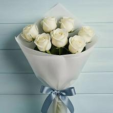 Букет 7 Белых роз Эдлесс Лав в Струги Красные