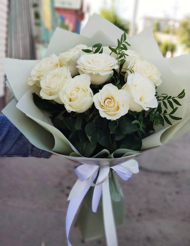 Букет Белые розы Проуд в Струги Красные