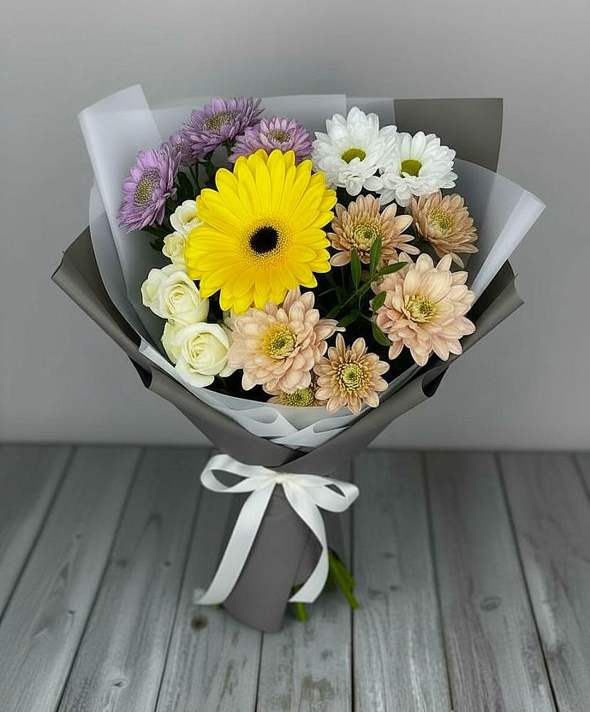 Букет цветов из: Розы, Герберы и Хризантемы в Струги Красные