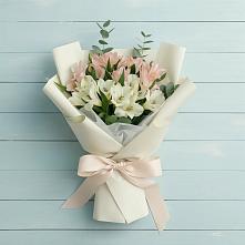 Букет цветов из:  Альстромерии в Струги Красные