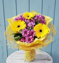Букет цветов из:  Хризантемы и Герберы в Струги Красные