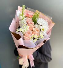 Букет цветов из:  Хризантемы и Розы в Струги Красные