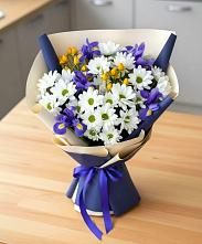 Букет цветов из:  Розы, Ирисы и Хризантемы в Струги Красные