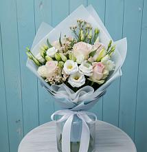 Букет цветов из:  Розы и Лизиантусы в Струги Красные