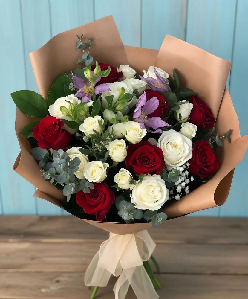 Букет цветов из: Розы и Альстромерии в Струги Красные