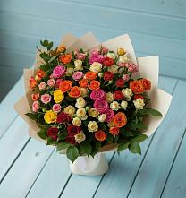Букет Микс из разноцветных кустовых роз в Струги Красные