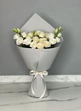 Букет цветов из:  Розы и Лизиантусы в Струги Красные